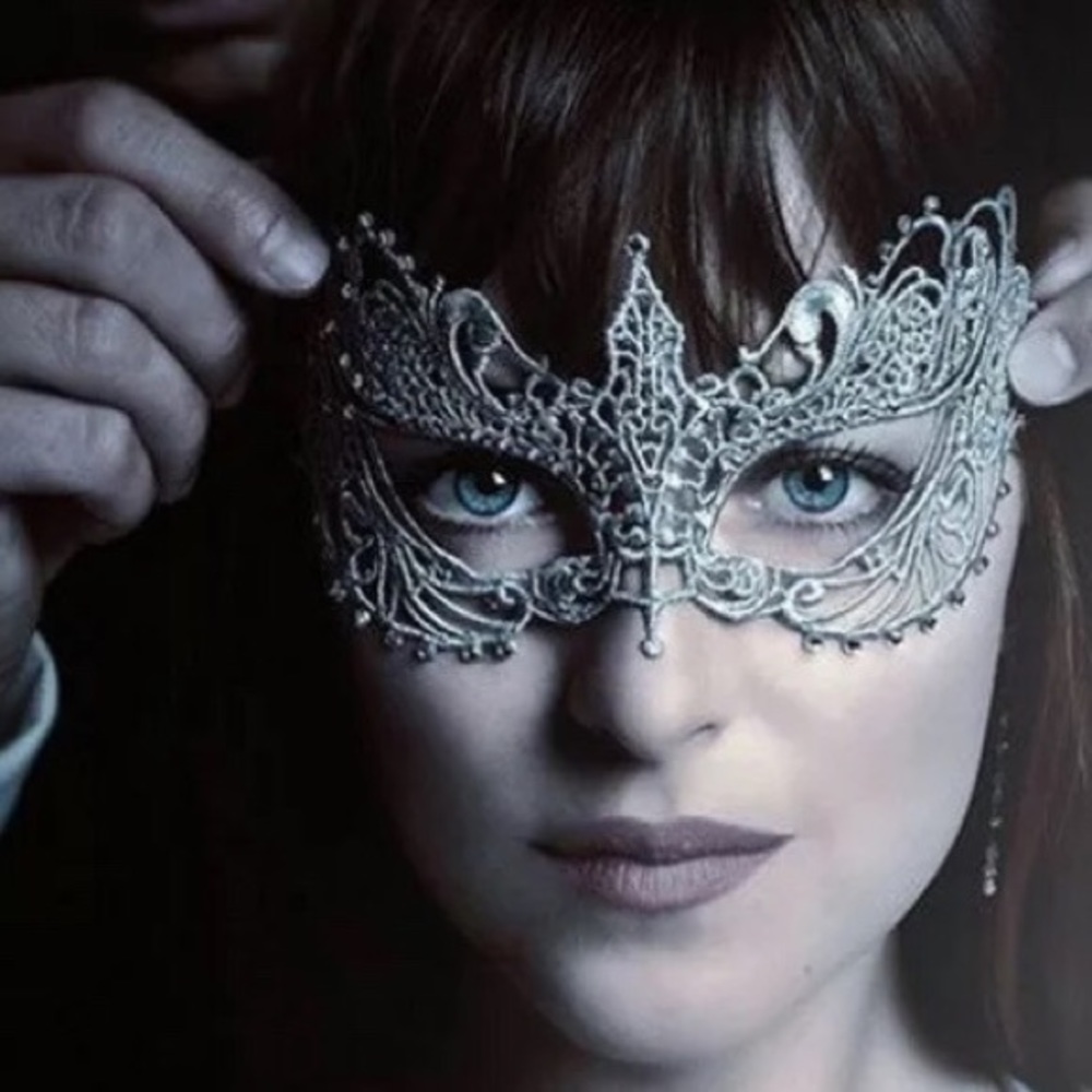 FIFTY SHADES DARKER ANASTASIA MASK-SILVER - Picture 3 of 6